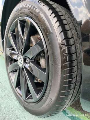 VOLKSWAGEN-JETTA-2011