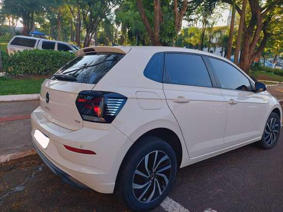 VOLKSWAGEN-POLO-2024