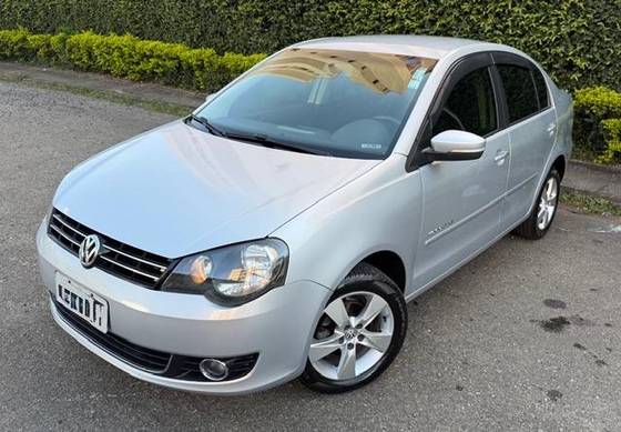 VOLKSWAGEN POLO SEDAN 1.6 MI COMFORTLINE 8V FLEX 4P MANUAL