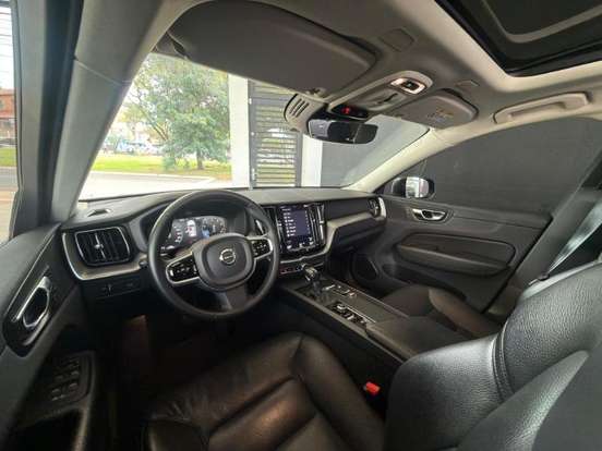 VOLVO-XC60-2021