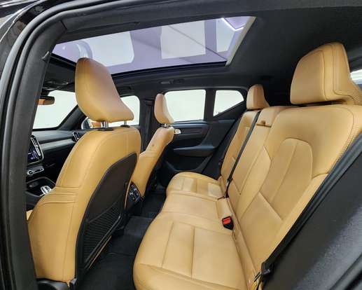 VOLVO-XC40-2020
