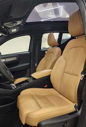 VOLVO-XC40-2020