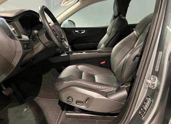 VOLVO-XC60-2018