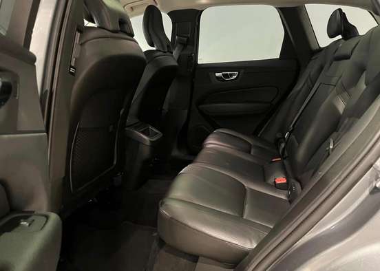 VOLVO-XC60-2.0 T5 GASOLINA MOMENTUM AWD GEARTRONIC VOLVO-XC60-2018