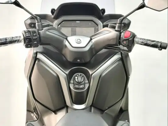 YAMAHA-XMAX 300 CONNECTED ABS YAMAHA-XMAX 300 CONNECTED ABS-2025