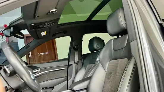 AUDI-E-TRON-2021