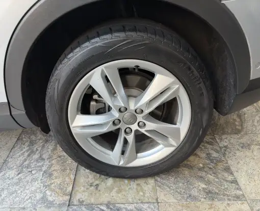 AUDI-Q3-2017
