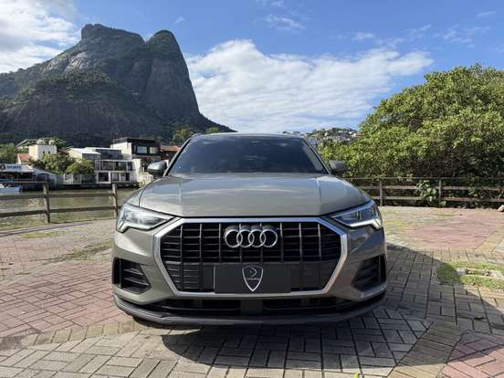 AUDI-Q3-2020