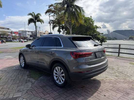 AUDI-Q3-2020