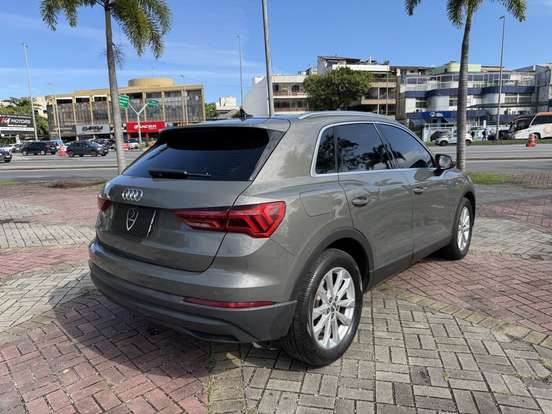 AUDI-Q3-2020