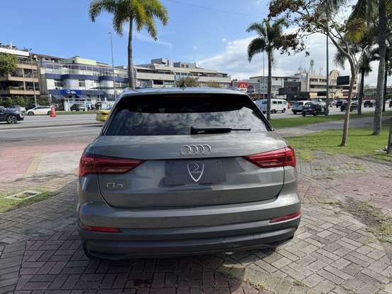 AUDI-Q3-2020
