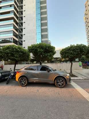 AUDI-Q3-2024