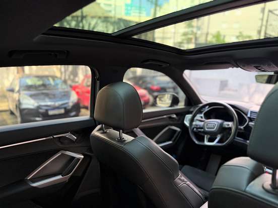 AUDI-Q3-2020