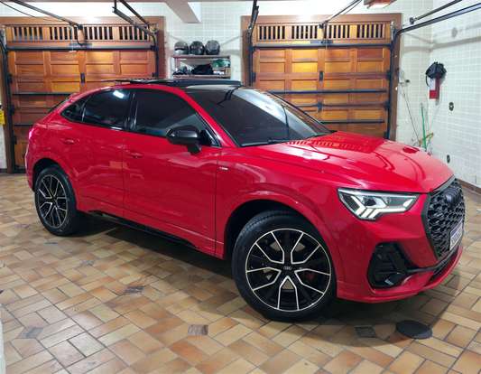 AUDI-Q3-2023