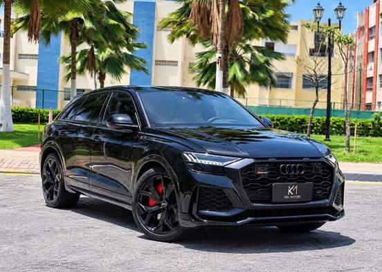 AUDI-Q8-2023