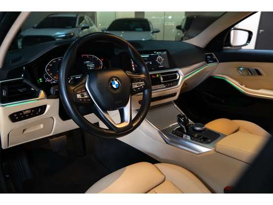 BMW-320i-2.0 16V TURBO GASOLINA SPORT AUTOMÁTICO BMW-320i-2019