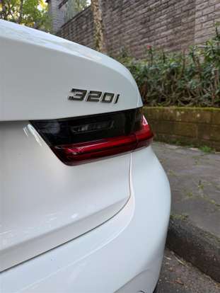 BMW-320i-2024