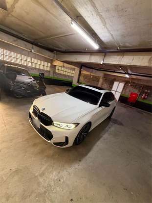 BMW-320i-2022