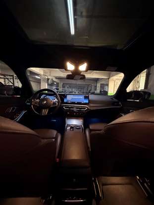 BMW-320i-2022