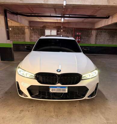BMW-320i-2022
