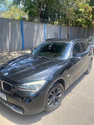 BMW-X1-2011
