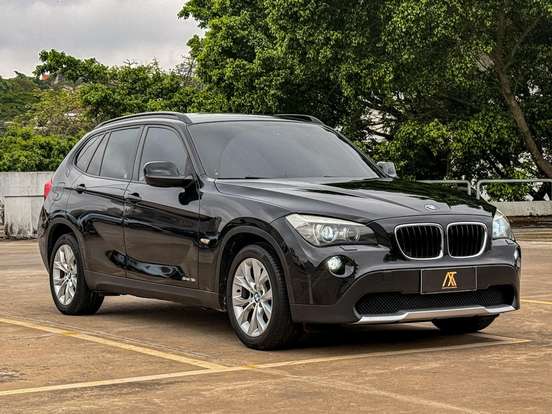 BMW-X1-2011