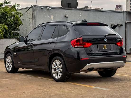 BMW-X1-2.0 16V GASOLINA SDRIVE18I TOP 4P AUTOMÁTICO BMW-X1-2011