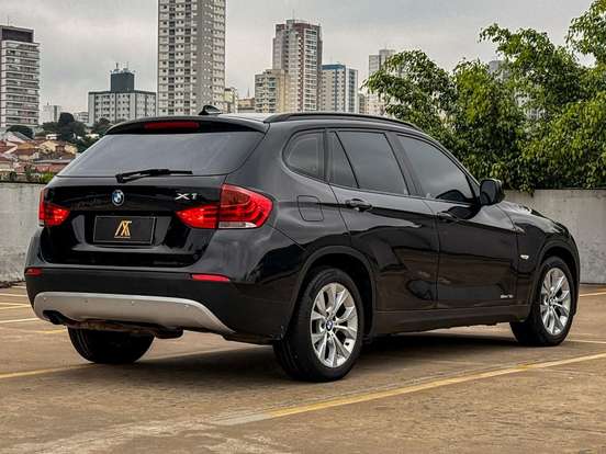 BMW-X1-2.0 16V GASOLINA SDRIVE18I TOP 4P AUTOMÁTICO BMW-X1-2011