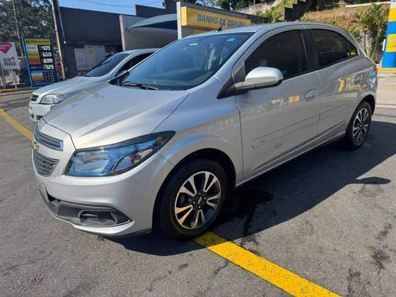 CHEVROLET ONIX 1.4 MPFI LTZ 8V FLEX 4P AUTOMÁTICO