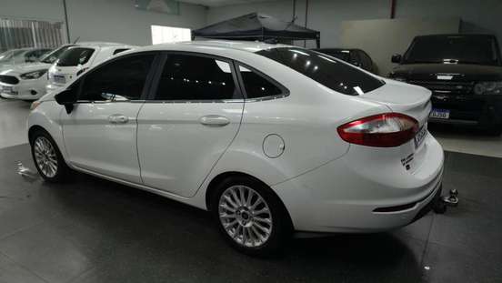 FORD-FIESTA-2014