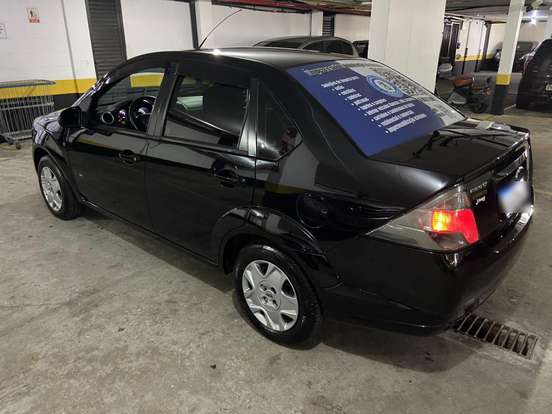 FORD-FIESTA-1.6 ROCAM SE PLUS SEDAN 8V FLEX 4P MANUAL FORD-FIESTA-2014