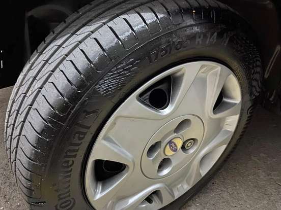 FORD-FIESTA-1.6 ROCAM SE PLUS SEDAN 8V FLEX 4P MANUAL FORD-FIESTA-2014