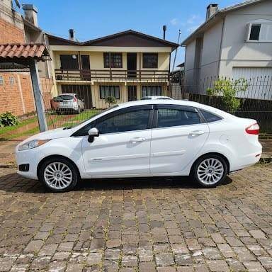 FORD FIESTA 1.6 TITANIUM SEDAN 16V FLEX 4P POWERSHIFT