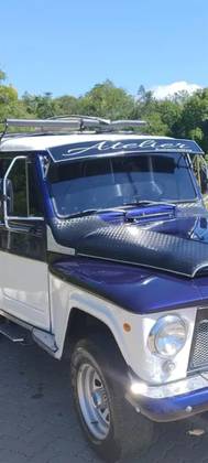 Ford Rural 3.0 Luxo 4X2 6 Cilindros 12V Gasolina 2P Manual
