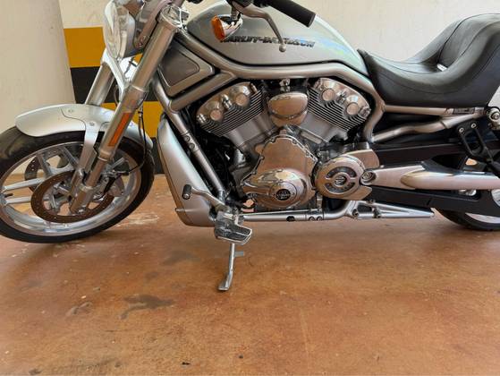 HARLEY-DAVIDSON V-ROD 10TH ANNIVERSARY EDITION 
