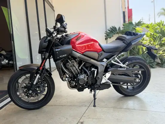 HONDA-CB 650R E-CLUTCH-2026