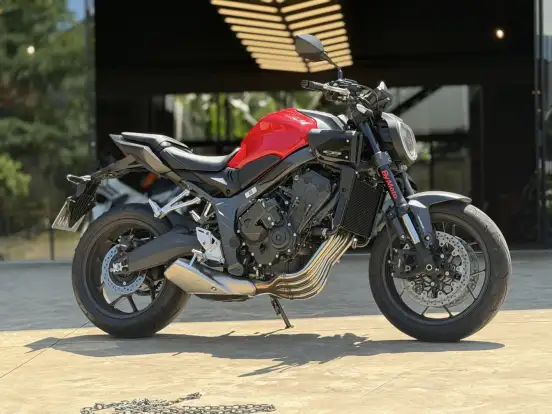 HONDA-CB 650R E-CLUTCH-2026