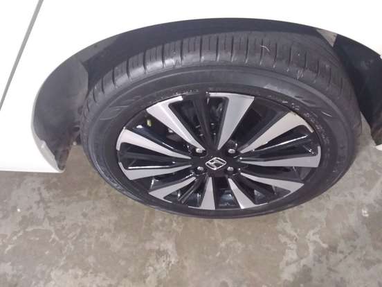 HONDA-CITY-1.5 i-VTEC FLEX HATCH EX CVT HONDA-CITY-2025