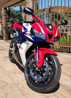 HONDA-CBR 600RR-2010