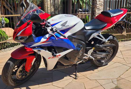 HONDA-CBR 600RR-2010
