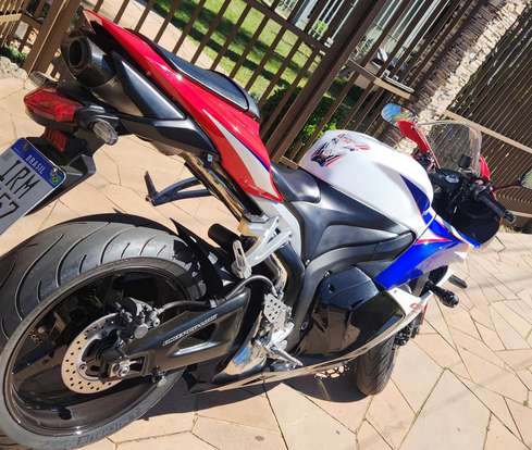 HONDA-CBR 600RR-2010