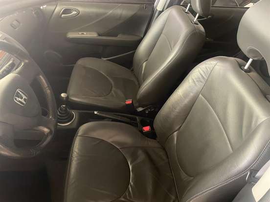 HONDA-FIT-2006