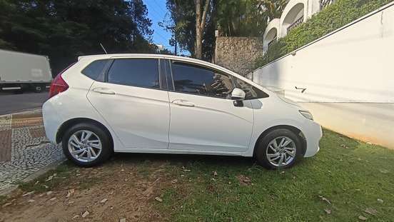 HONDA-FIT-2015