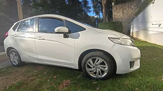 HONDA-FIT-2015