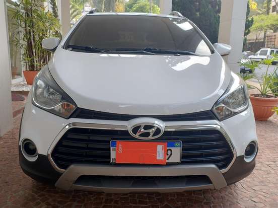 HYUNDAI-HB20X-2015