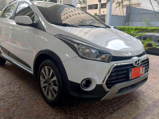 HYUNDAI-HB20X-1.6 16V STYLE FLEX 4P AUTOMÁTICO HYUNDAI-HB20X-2015