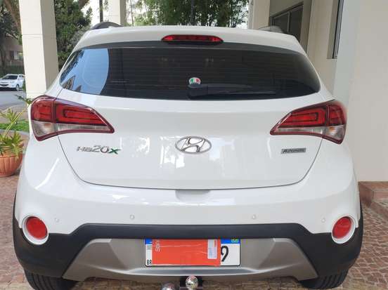 HYUNDAI-HB20X-2015