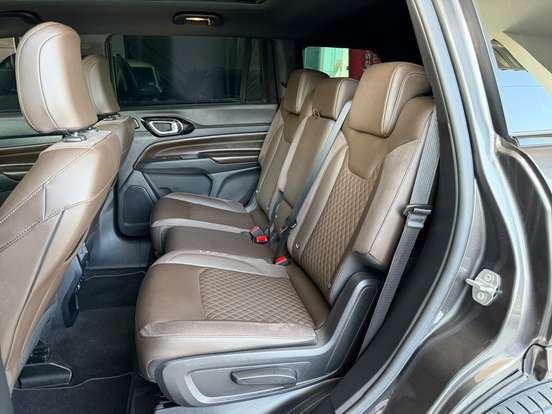 JEEP-COMMANDER-2024