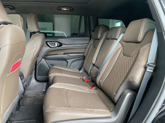 JEEP-COMMANDER-2025