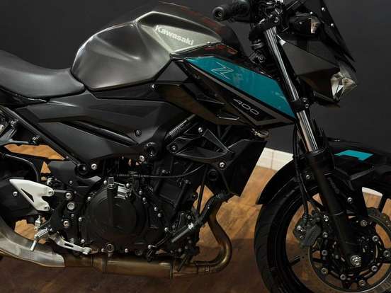 KAWASAKI-Z400-2022